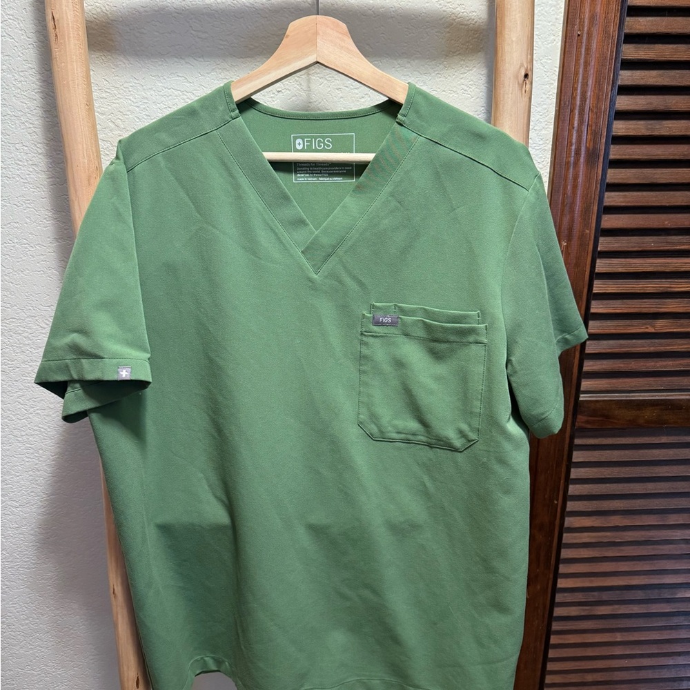 Figs Green Short Sleeve Tee for Everyday Comfort